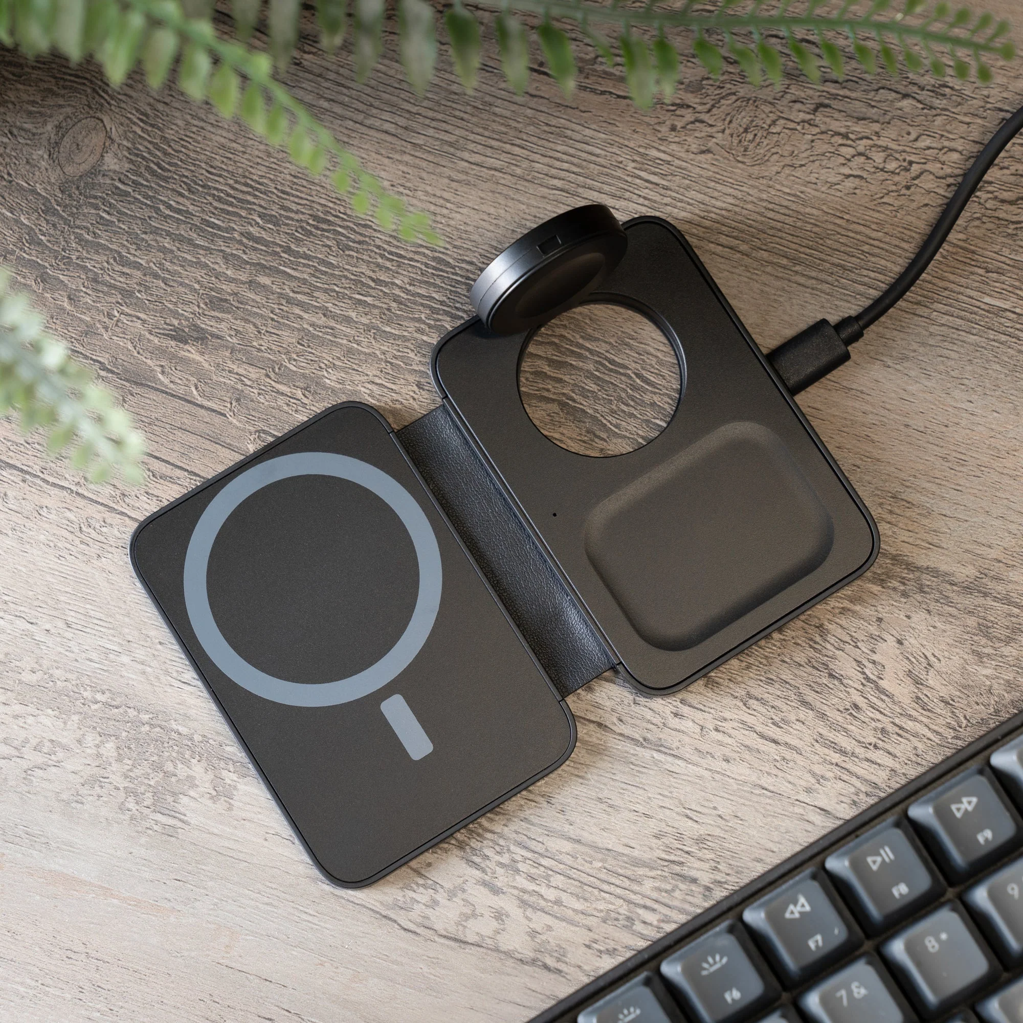 3-In-1 Wireless Portable Charger - Image 10